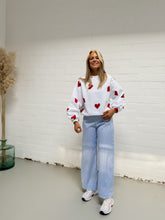 Afbeelding in Gallery-weergave laden, MIE SWEATER HEARTS WHITE

