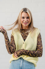Afbeelding in Gallery-weergave laden, LACE BLOUSE FLOWERS YELLOW
