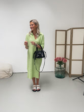 Afbeelding in Gallery-weergave laden, WAFFLE DRESS LIME GREEN
