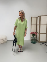 Afbeelding in Gallery-weergave laden, WAFFLE DRESS LIME GREEN
