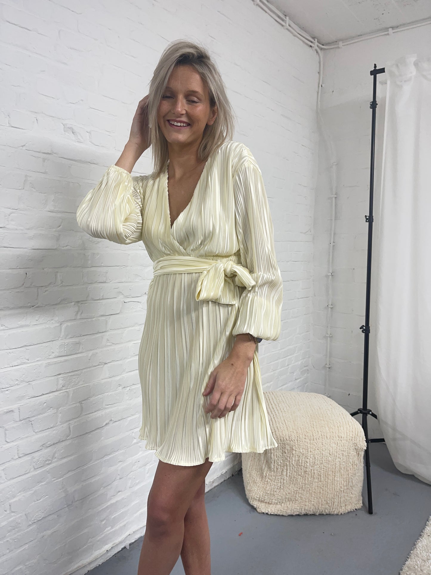 YOLI DRESS CREME