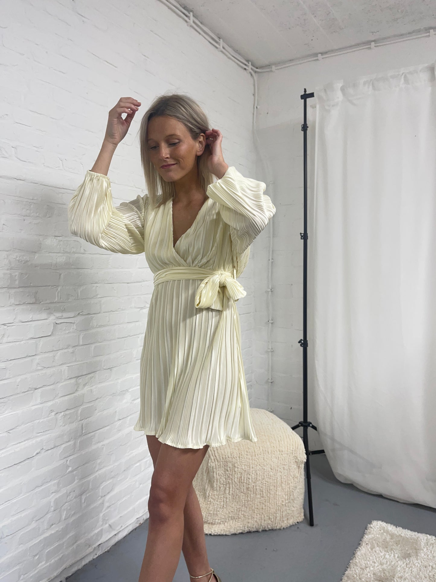 YOLI DRESS CREME